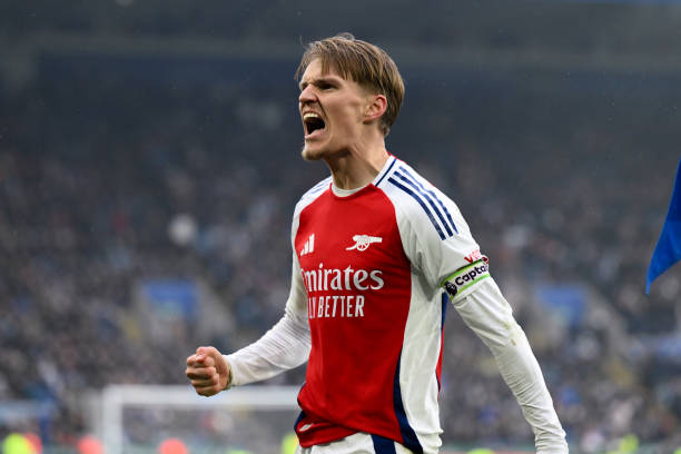 他以敏捷的 他以敏捷的